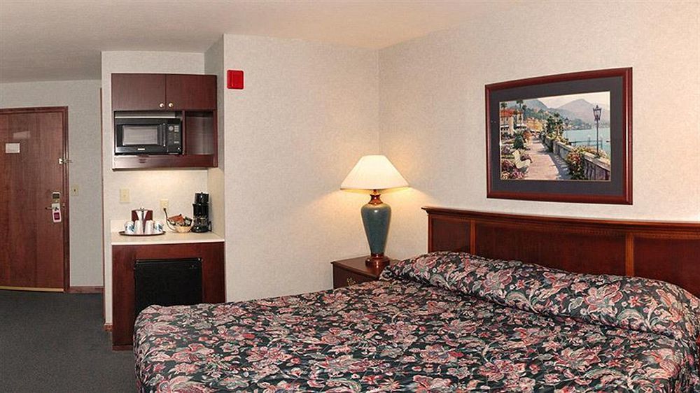 Quality Inn & Suites Cincinnati I-275 Springdale Eksteriør billede