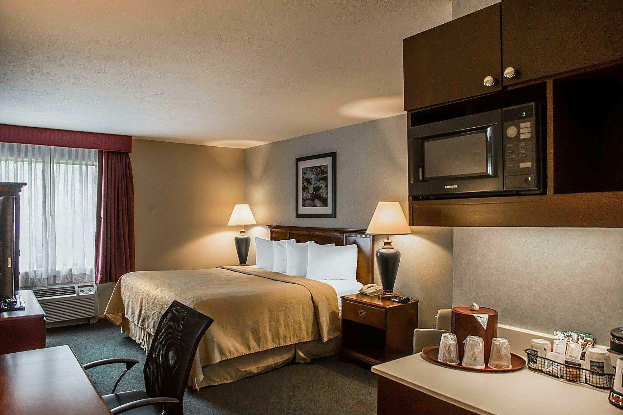 Quality Inn & Suites Cincinnati I-275 Springdale Eksteriør billede