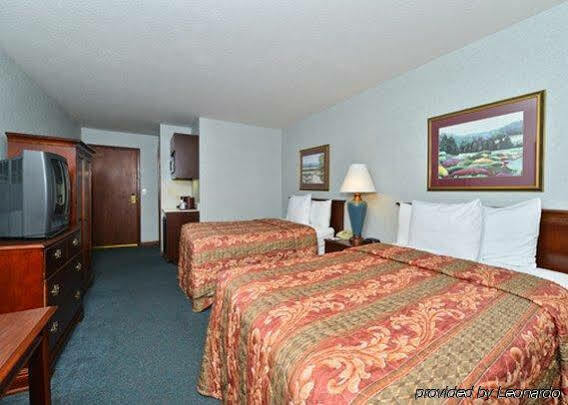 Quality Inn & Suites Cincinnati I-275 Springdale Eksteriør billede